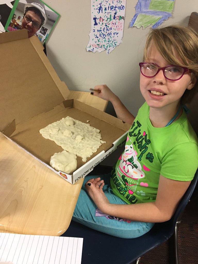 MsBreitweiser4's tweet photo. So proud of our Indiana designs! 👍🏻
@WNES_Principal @lbazant
#indianarocks https://t.co/lhkfhtqEgN