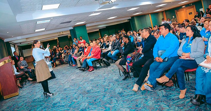 Mineducacion's tweet photo. #NoticiasMEN #AulasMultigrado permite que avancemos en cierre de brechas en la educación rural: Ministra @YanethGiha https://t.co/u2bdpCyYLs https://t.co/tT0siirTzZ