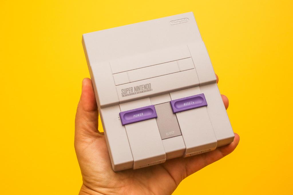 CNET's tweet image. Meet the #Nintendo SNES Classic Edition. Nostalgia this perfect is a rare thing. cnet.co/2hz8a1l
