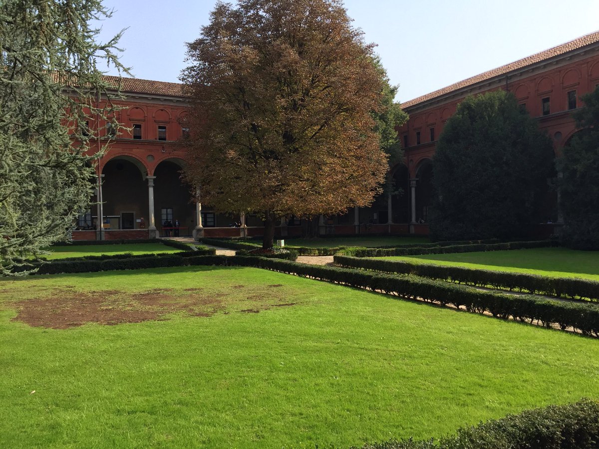 A_Hsslr's tweet photo. @iae_bordeaux Vous pourriez vous inspirez des universités milanaises svp ? https://t.co/x8hOO9G9P0