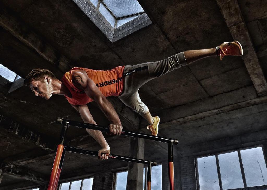 Superdry's tweet image. Nothing makes training easier, than a new workout outfit 💪 #NationalFitnessDay @aslan_barmob