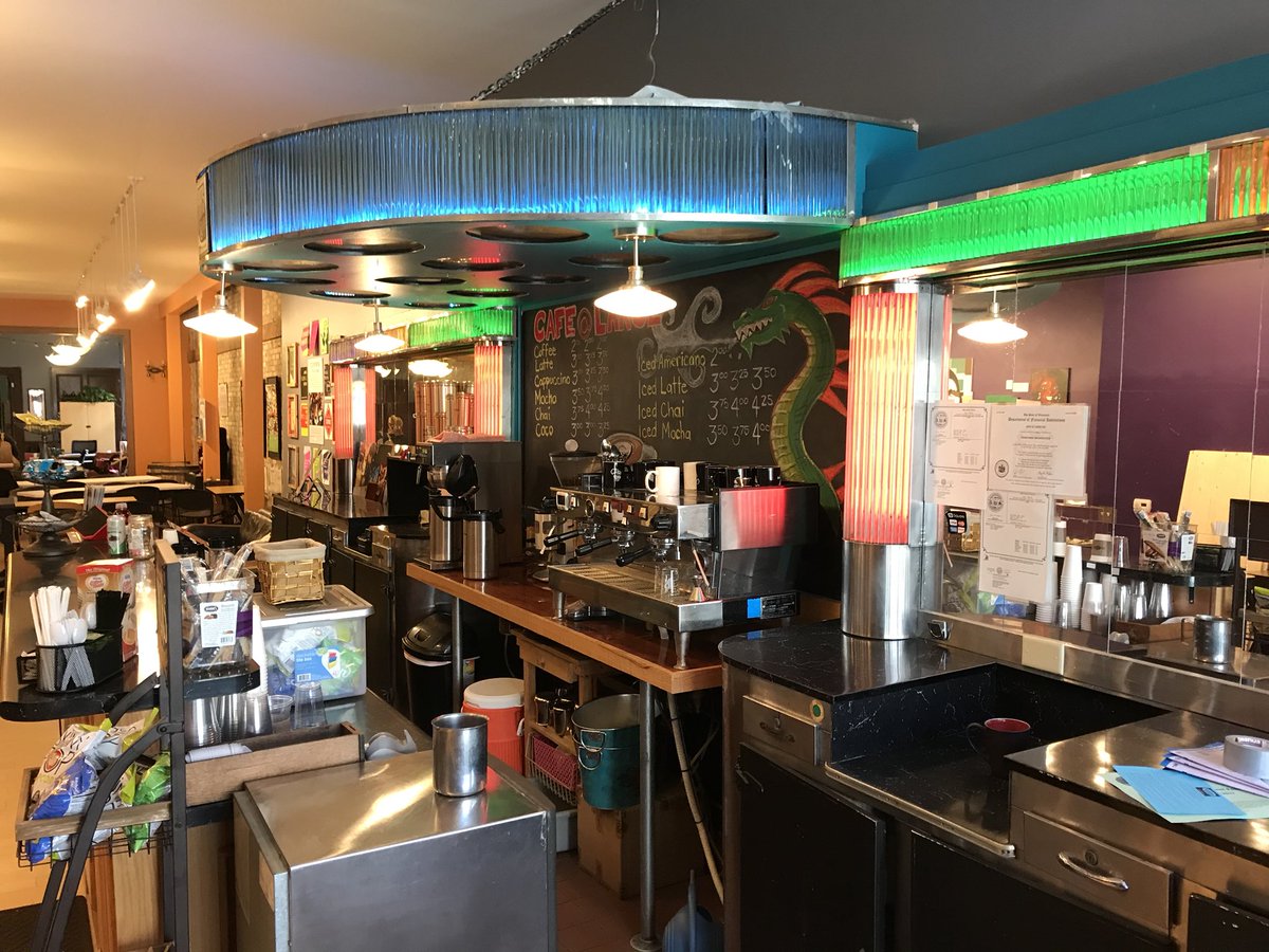 BobbyTmke's tweet image. Look at this awesome bar, now an MPS student-run cafe @ArtsAtLarge in @WPA_MKE
