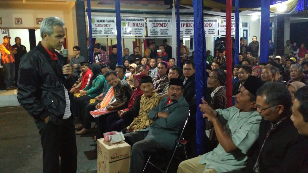 Masih di acara ngopi bareng pak <a href="/ganjarpranowo/">Ganjar Pranowo</a> (27/09/17) <a href="/puspindes/">PUSPINDES</a> <a href="/pakjunaedi/">Junaedi</a> 

 #NgopiBarengGanjar