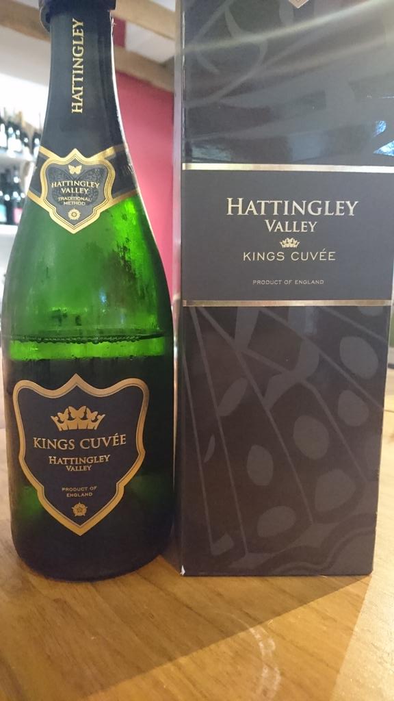 Well done #hattingleywines on the amazing release of 2013 #kingscuvee and that gorgeous #demisec. Soon on #Caviste shelves!