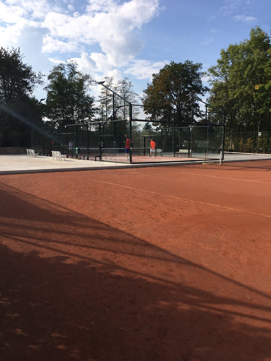 AntoineDemou's tweet image. Petit essai sur le nouveau terrain @Go4Padel à Embourg 👊🏻🎾 avec @VictorMITULA et @HansotteJerome 👌🏻 #Padel #PadelBelgium @padelliege