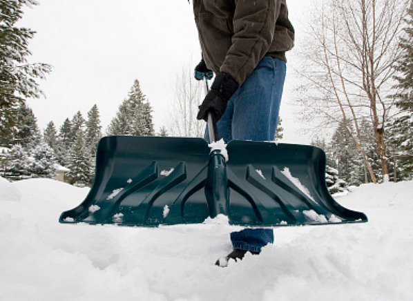 lawrenceks's tweet photo. Volunteers needed for Safe Winter Walkways program! Visit https://t.co/mTjjNTilSw to sign up. https://t.co/CSWdpAdvGW