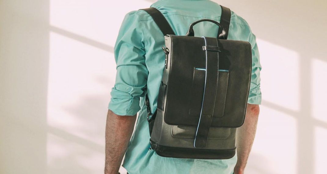 OtovoFR's tweet photo. Moovy Bag : le sac à dos pour tout recharger (et en #solaire), y compris le futur iPhone X
#SolarLifeStyle
https://t.co/ATN7WQa1n8 https://t.co/m830ynQ1nh
