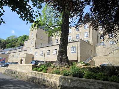Want to move to  #Nailsworth? View this 2-bed property, up rent now at £675 pcm ldrs.ly/LNwbK