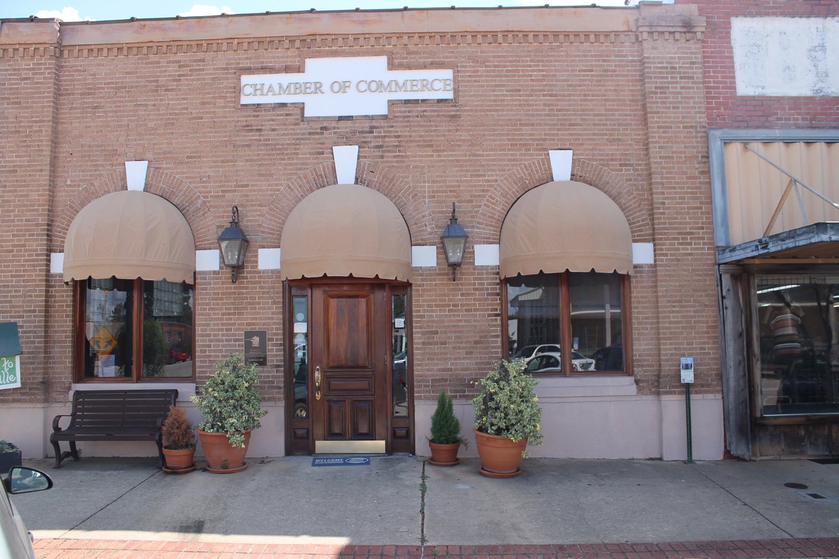 What to give?  Buy a chamber gift certificate and support shopping local! $10, $25 or $50, buy at chamber office!