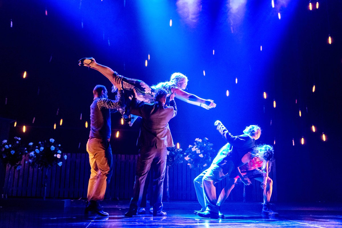 StageTalkUK's tweet photo. OPENS tonight: UK tour of #ThingsIKnowToBeTrue by @franticassembly with @jonmac22 at @OxfordPlayhouse - until 25 Nov
https://t.co/11pBUS56s0 https://t.co/jsAiSgaqnu