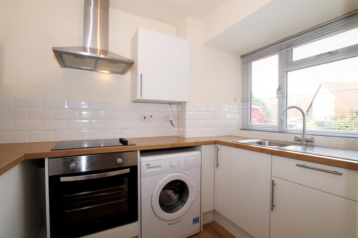 Stunning #Woking property to #rent now. Includes 1 bedrooms and stylish interior, view now! ldrs.ly/2L3iE