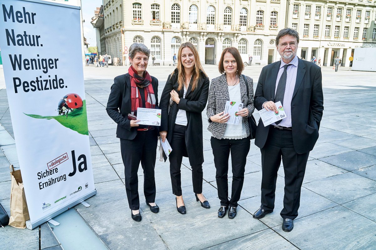oekolandJA's tweet photo. Nach #Ernährungssicherheit JA gilt es ökologische Landwirtschaft endlich umzusetzen! Merci den ParlamentarierInnen fürs Mithelfen! #abst17 https://t.co/UnDA7nfU2g