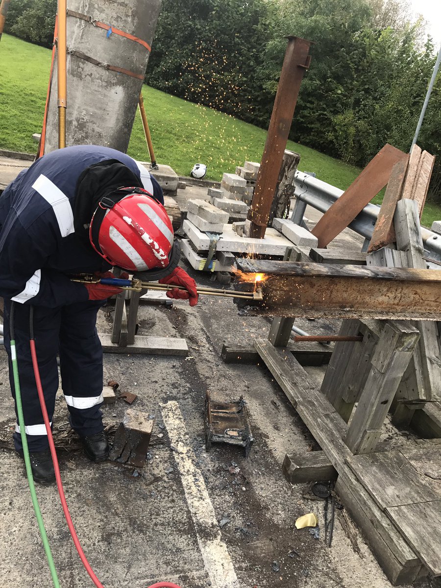 TRU_Manchester's tweet photo. Another day, another skill!!! @TRU_Manchester  @manchesterfire @NankivellDean  #notjustfires #hotcutting https://t.co/8hWq5IqLPv