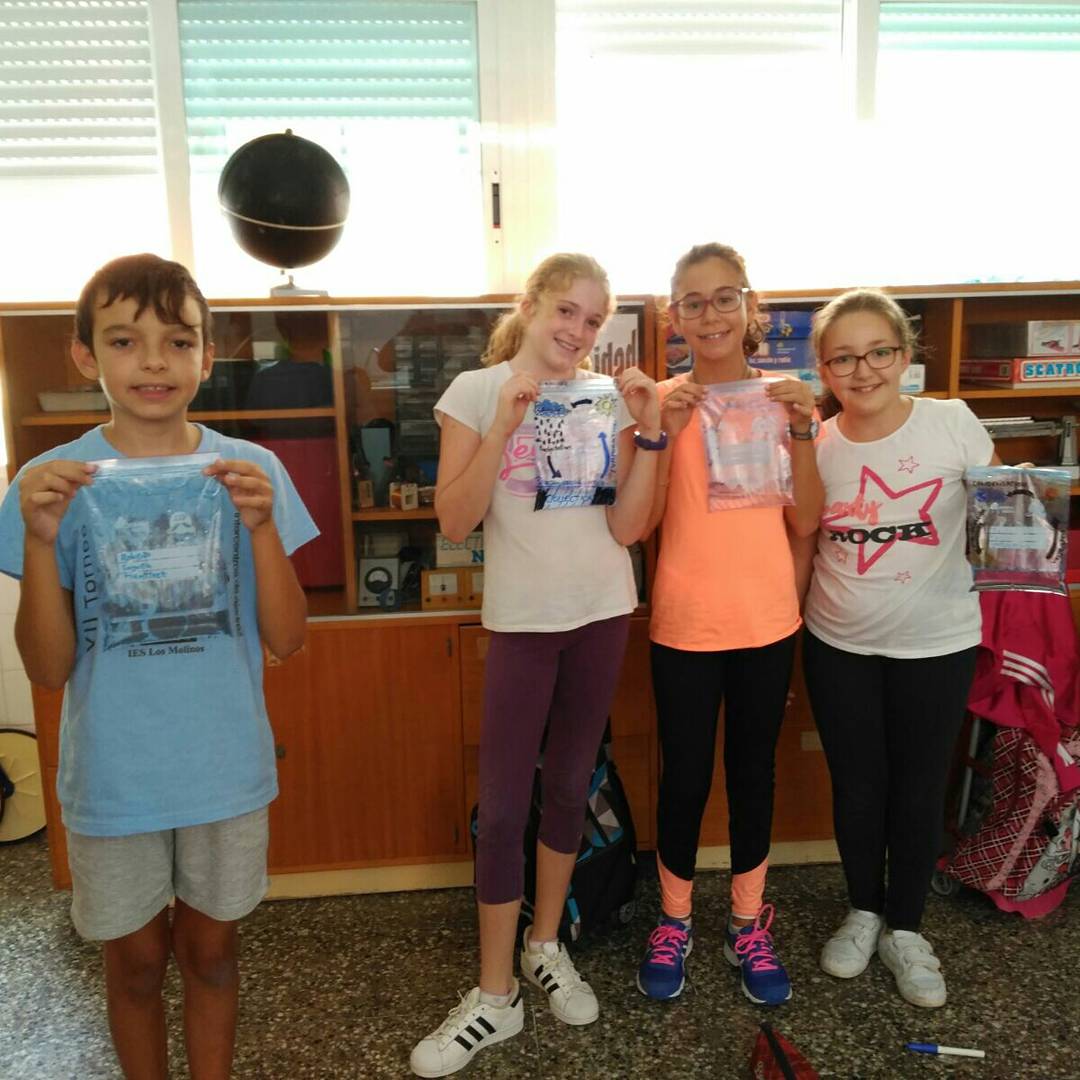 JMLapuerta's tweet photo. Lxs alumnxs de #SextoD han trabajado el Ciclo del Agua con el Proyecto "Water Cycle in a Bag" #ConocimientoAplicado #Science #Primary https://t.co/yeHbORFoBq