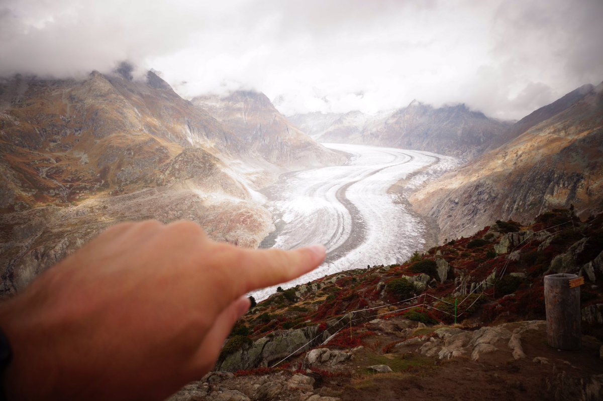 Draw a line in your reality life ☺️ #aletschgletscher #genialplace #natur #geniessen