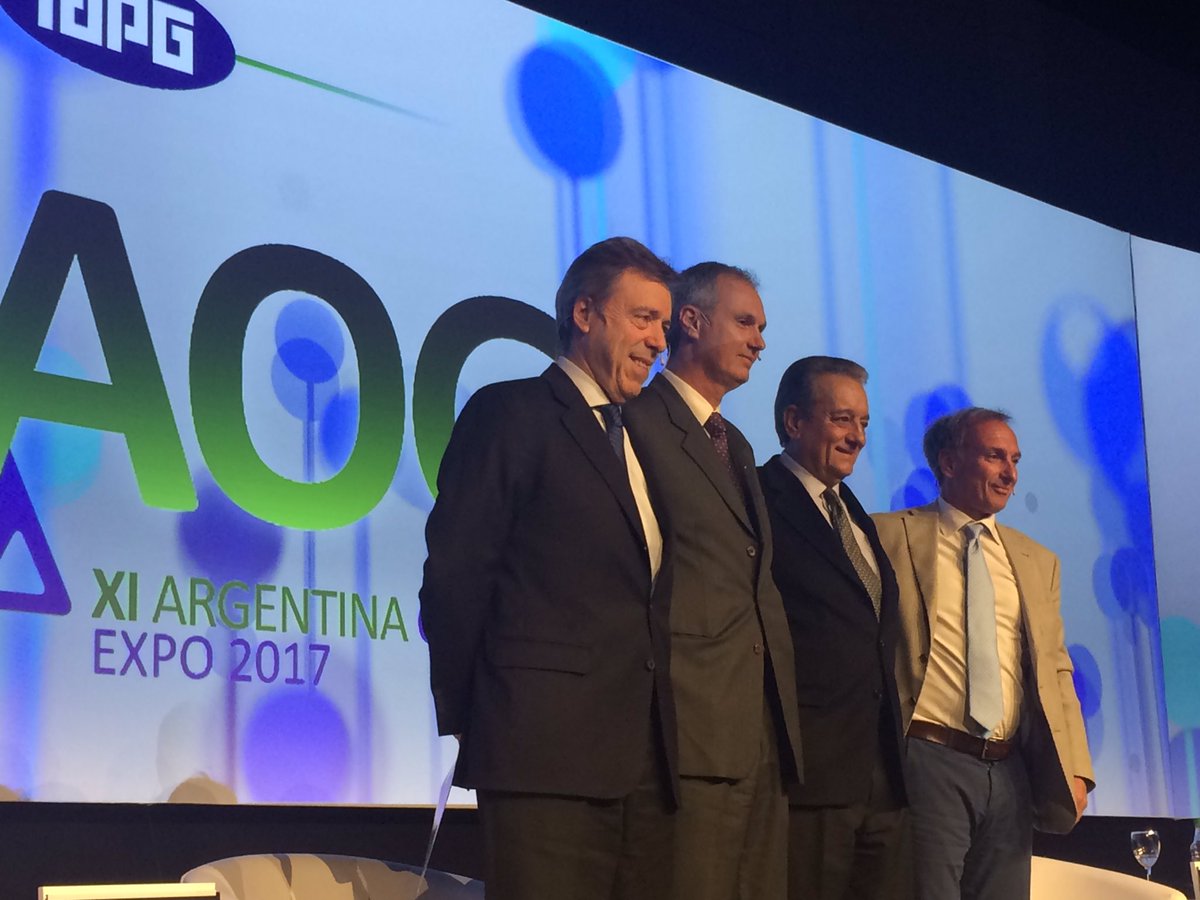Tecpetrol's tweet photo. Tecpetrol, Pluspetrol y Pampa Energía coinciden en la necesidad de mejorar costos, la competitividad y productividad.  #AOG2017 #paneldeCEOs https://t.co/rBpzNrz3iA