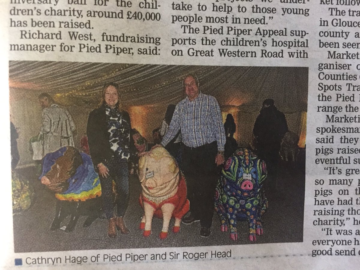 CathrynHage's tweet photo. Me, @RogerHeadHS and his newly acquired @damejtrotter #proudowner #pig @hensontrail @mktggloucester @PiedPiperAppeal https://t.co/mo0dCz9pWB