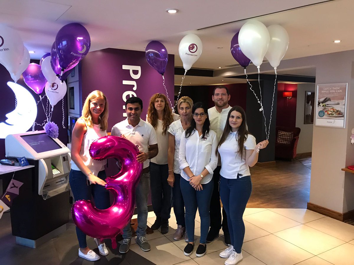 3 years of St P #Celebrations <a href="/SDEBDD/">simon ewins</a> <a href="/sherwyno/">Sherwyn Mark Ortiz</a>  <a href="/Vib2015ctc/">Vib</a> @R4chelMcKeeman <a href="/DziukMarta/">Marta Dziuk</a> @JamesRider_PI