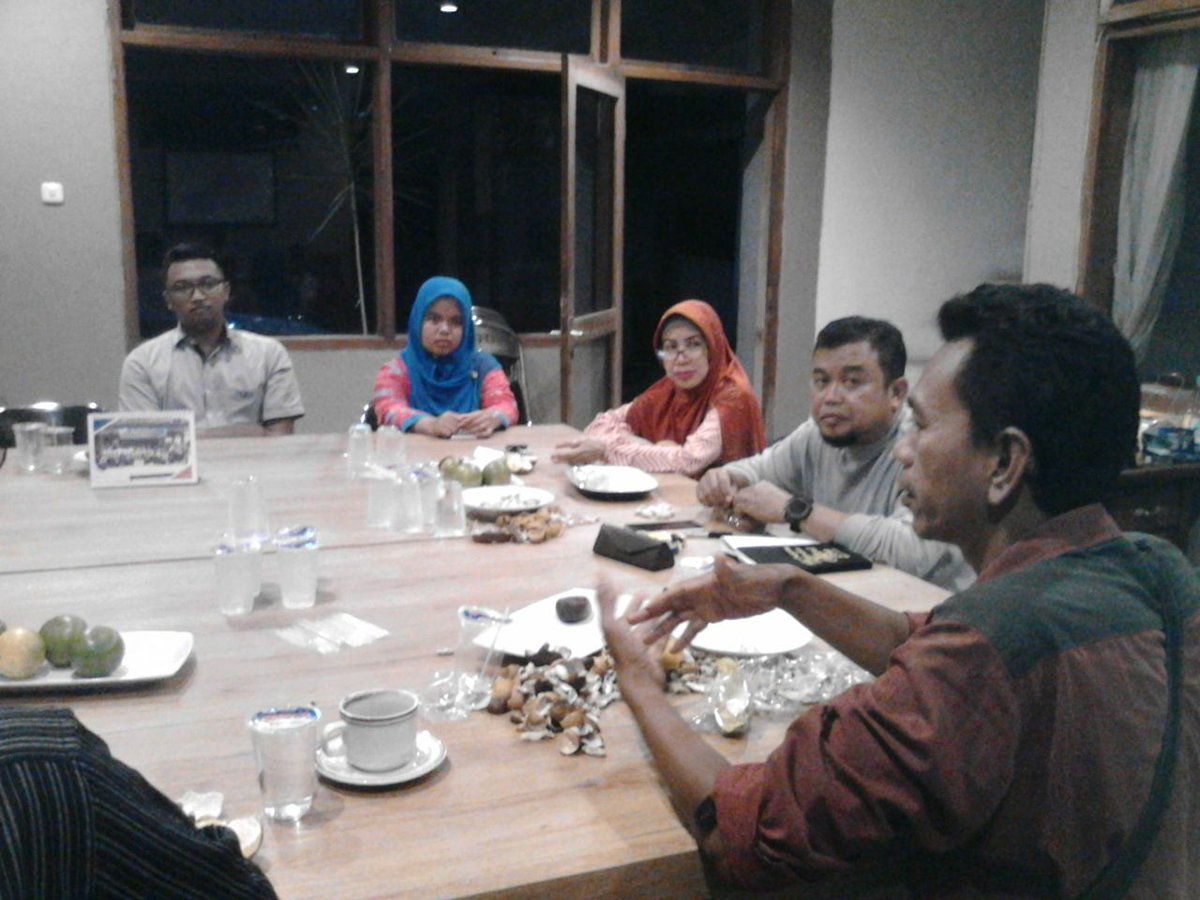 selamat malam sahabat #localguides barusan mengenalkan komunitas kita dg KADIN kota kediri untuk membantu mempromosikan UMKM di kota kediri