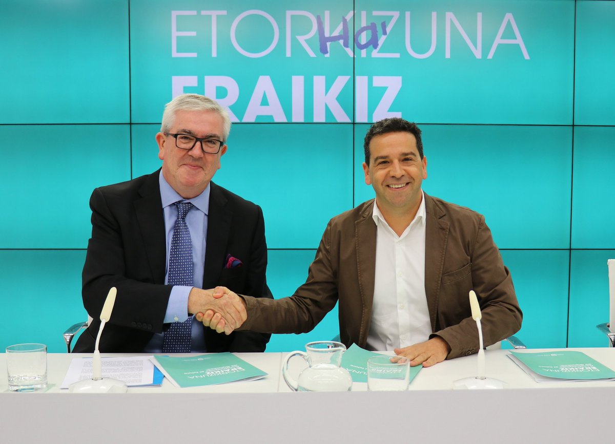 Gipuzkoa's tweet photo. Aldundiak eta #UNICEF-ek hitzarmena sinatu dute #Haurren Eskubideei buruzko Konbentzioa lurralde eremuan sustatzeko https://t.co/3AK8ycBv2G https://t.co/A6hENYduIl