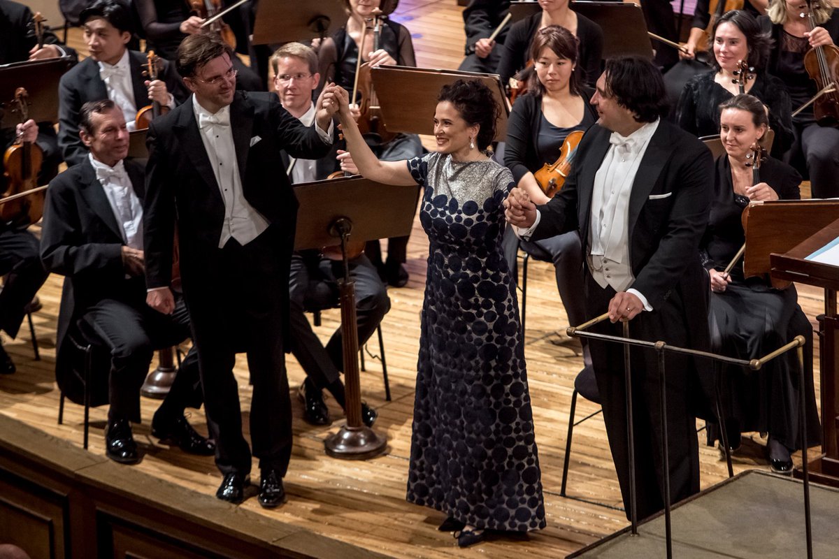 viennasymphony's tweet photo. #CONCERT #impressions #dvorakfestival #Prague #TomasNetopil #simonasaturova #adamplachetka Foto:Martin Divíšek/Petra Hajska @DvorakovaPraha https://t.co/BvVsE0FOIE