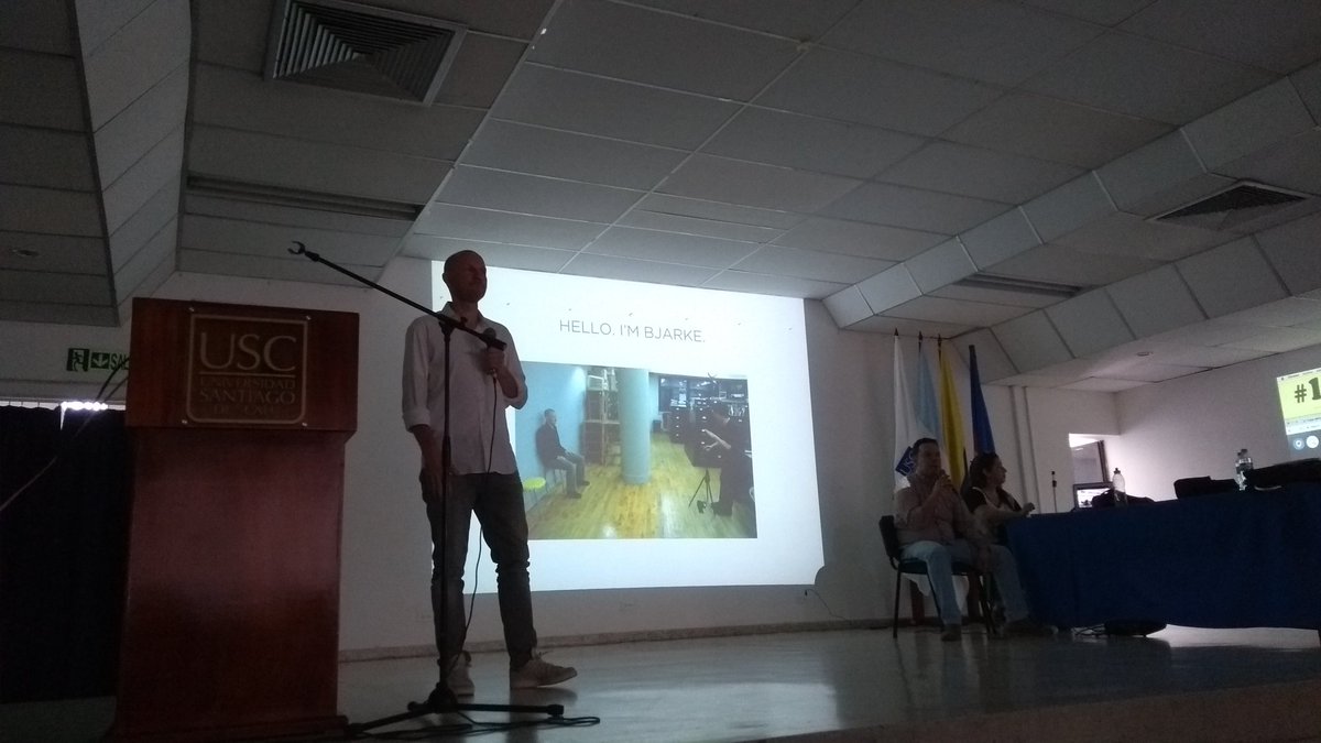 AngelaAGomezM's tweet photo. @VolartP #labai #labaiusc en este momento @bjarkemyrthu #storytelling #interactive #newmedia https://t.co/5X3s8SJMoX