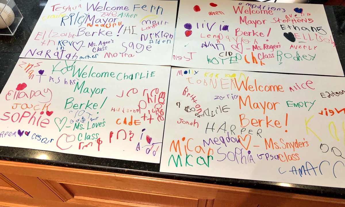 Read #petethecat to <a href="/BattleChatt/">Battle Academy</a> Kindergarteners &amp; presented them with their 1st <a href="/chattlibrary/">Chattanooga Library</a> card this AM #readingisfun #chattanooga