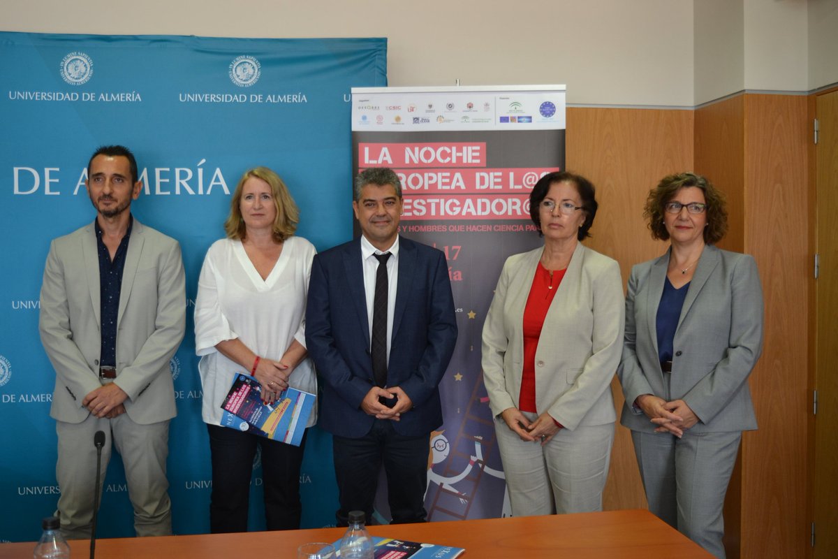 Viernes 29 en la rambla de ALMERÍA. Noche europea de los investigadores.  Eventos como este acercan la <a href="/ualmeria/">Universidad de Almería</a> a la sociedad.