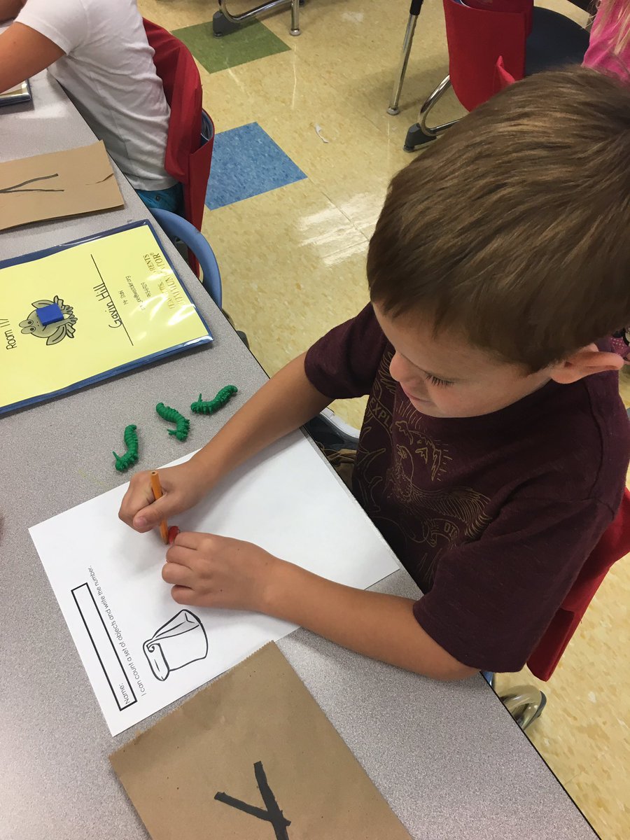 jrsteach's tweet image. @WTBobcats #kindergarten inventory grab bags to practice counting to tell how many #math #mathwriting