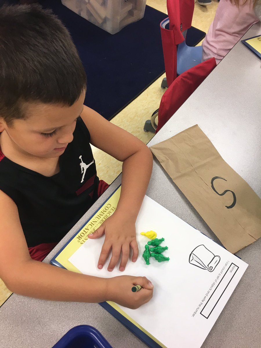 jrsteach's tweet image. @WTBobcats #kindergarten inventory grab bags to practice counting to tell how many #math #mathwriting