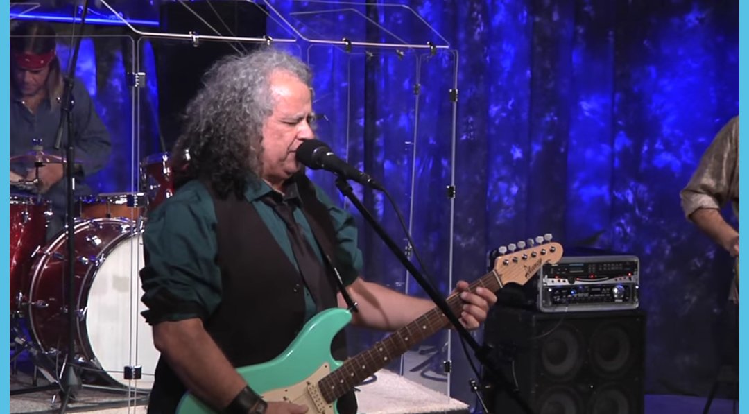 almostablaze's tweet photo. #HumpDay
#Blues
#BobbyMessano 🎸
https://t.co/elVIj2salm
#middaybluesbreak https://t.co/Uxmdkw2B8H