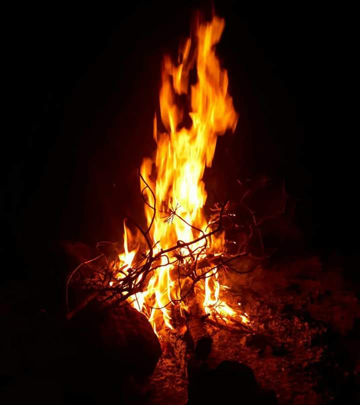 Ateş, her şeyi dener ve sınar.

Onu ancak tek bir şekilde öğrenebilirsin yanarak...