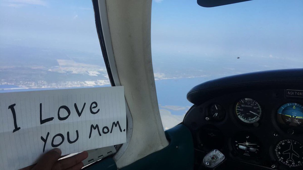 Tiil4's tweet image. I love you Mom 💜💜🖤