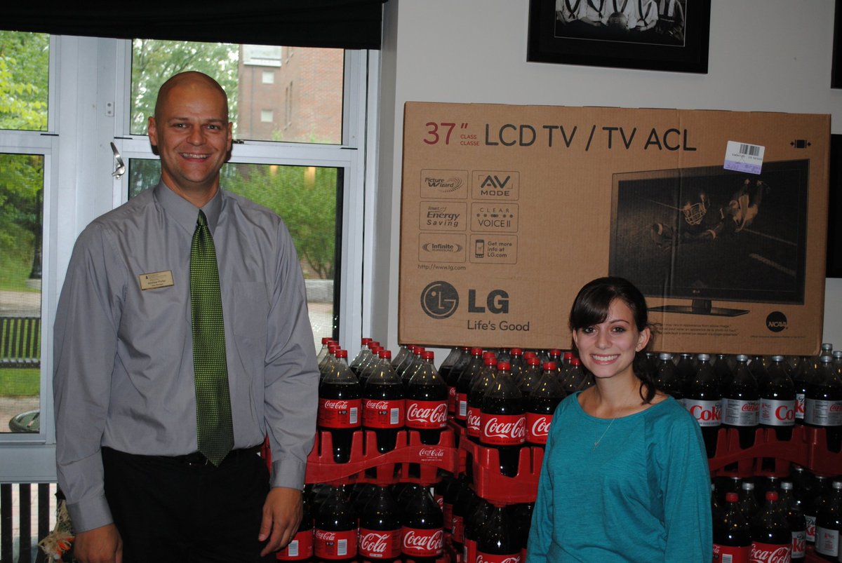 UNHDining's tweet photo. During the semester, keep on the lookout for #unhdining Coke giveaways! You could score some awesome prizes like a flat screen TV! #UNHTips https://t.co/gI9CNr2pZc