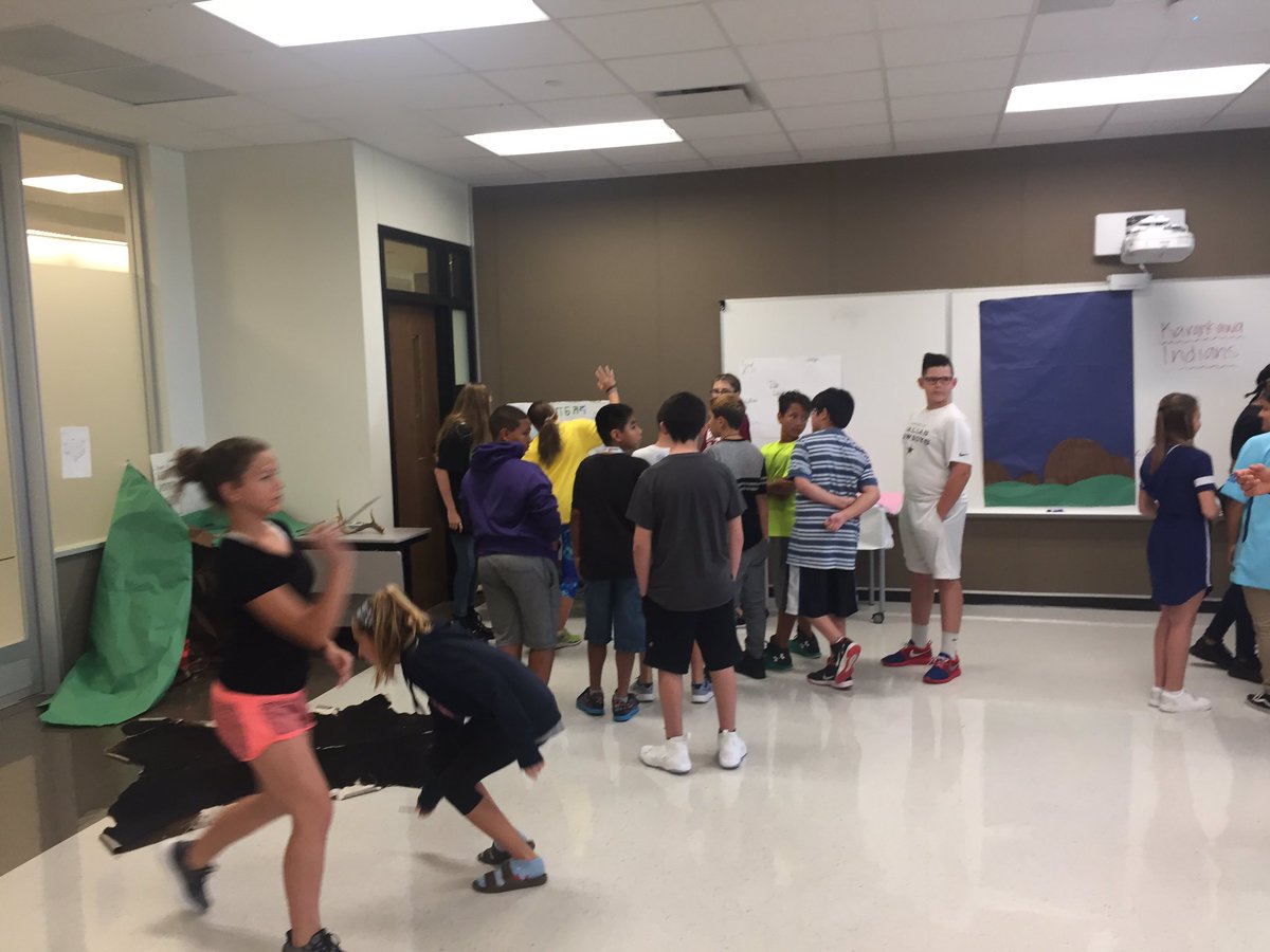 coryjennings9's tweet photo. 7th grade Humanities hosting the Native American Texas Tribes Demonstration today  @ashmackirk @KarenHendrix1  @Griffin_MS @Amy_Boughton https://t.co/YUBqrglXiY