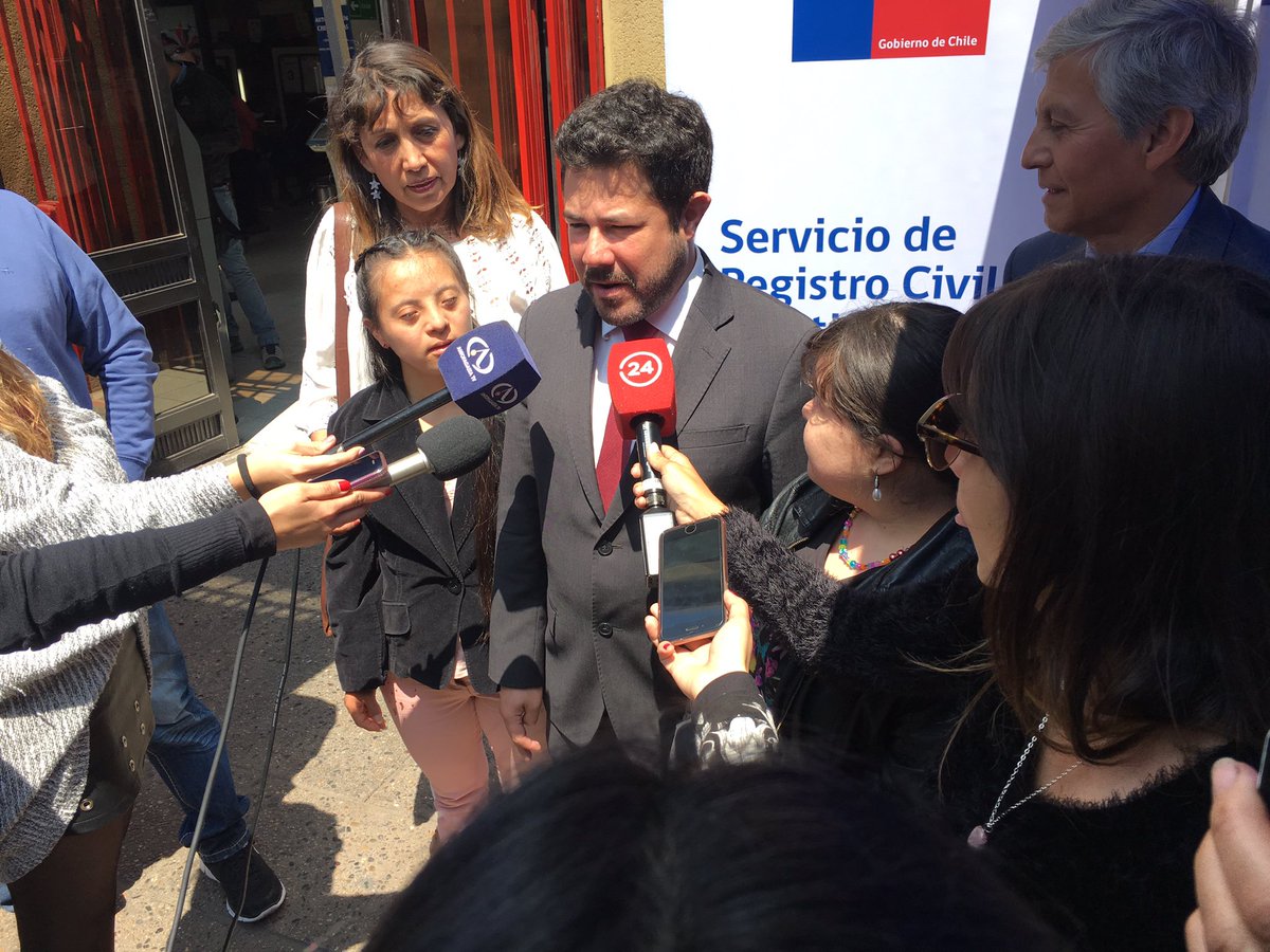 Senceafta's tweet photo. Sence y @RegCivil_Chile firman convenio para que usuarias del + capaz discapacidad realicen su práctica Laboral https://t.co/bNVar45Cej