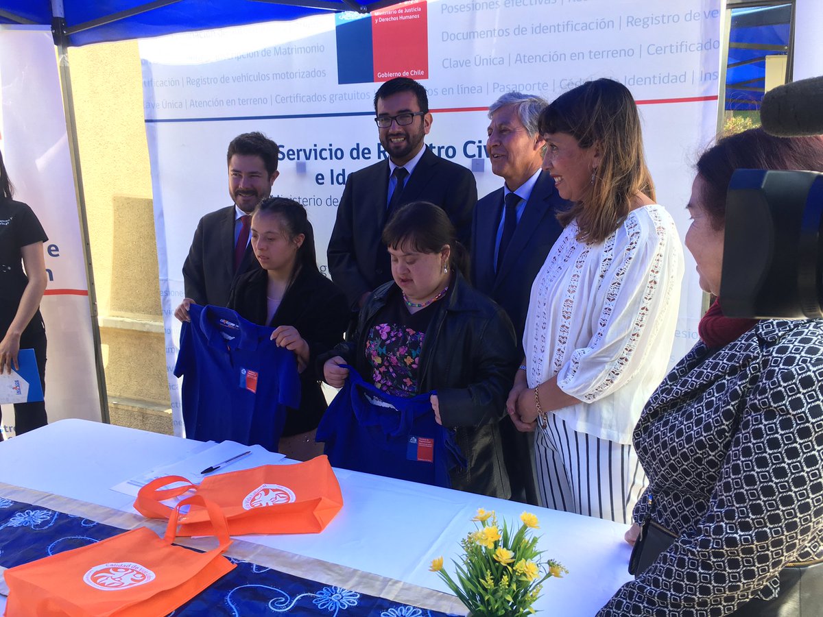 Senceafta's tweet photo. Sence y @RegCivil_Chile firman convenio para que usuarias del + capaz discapacidad realicen su práctica Laboral https://t.co/bNVar45Cej