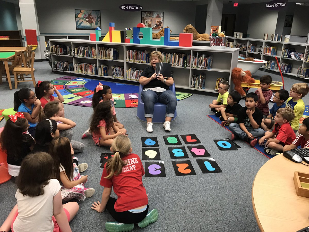 MrsNevinsClass's tweet image. #wardlibrary #libraryrules #tictactoe #ccisdlearns