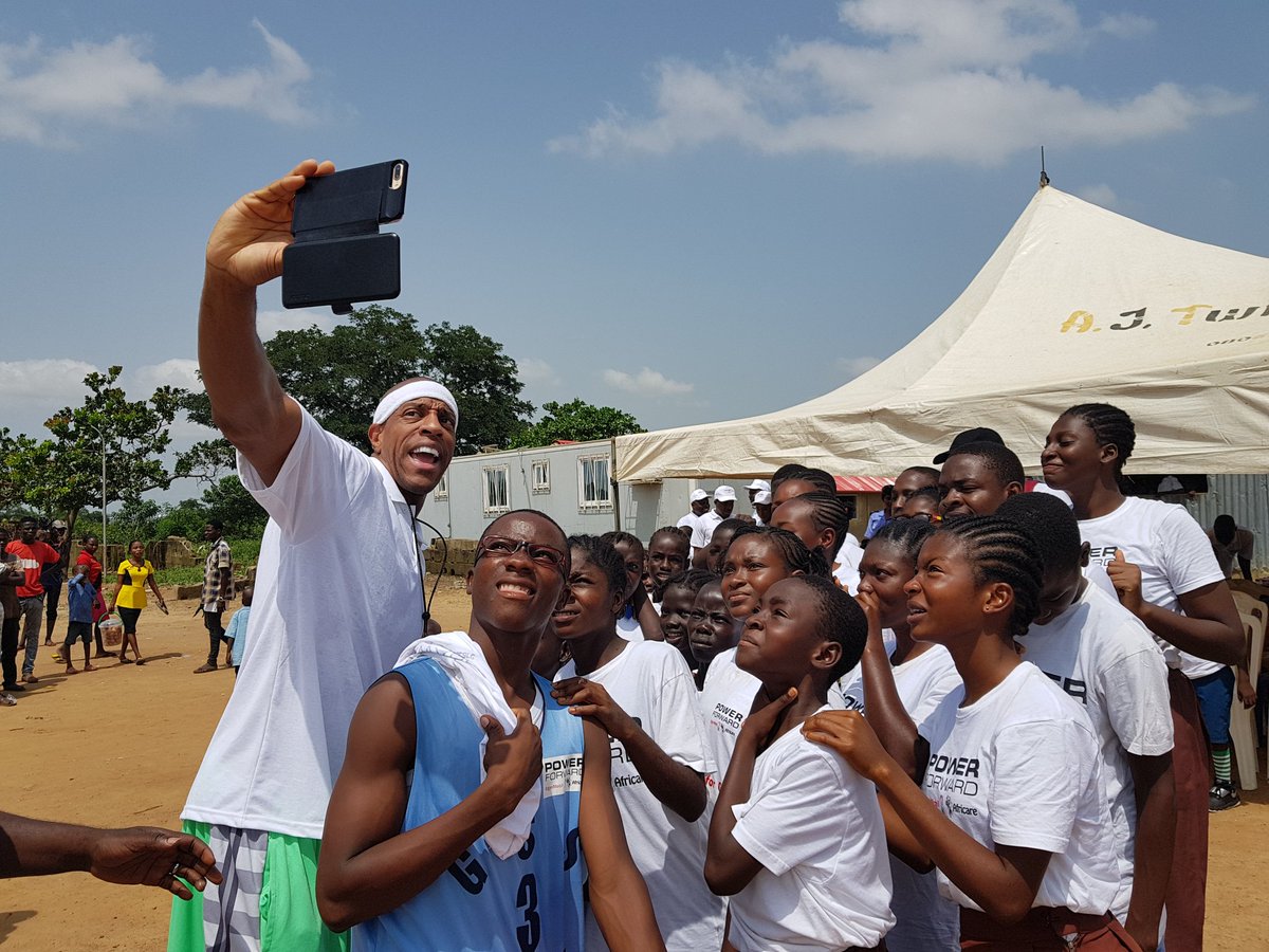 Thank you <a href="/JunkYardDogJW/">Jerome JYD Williams</a> for engaging with the youth at the IDP camp in Abuja this morning! #Power4WD