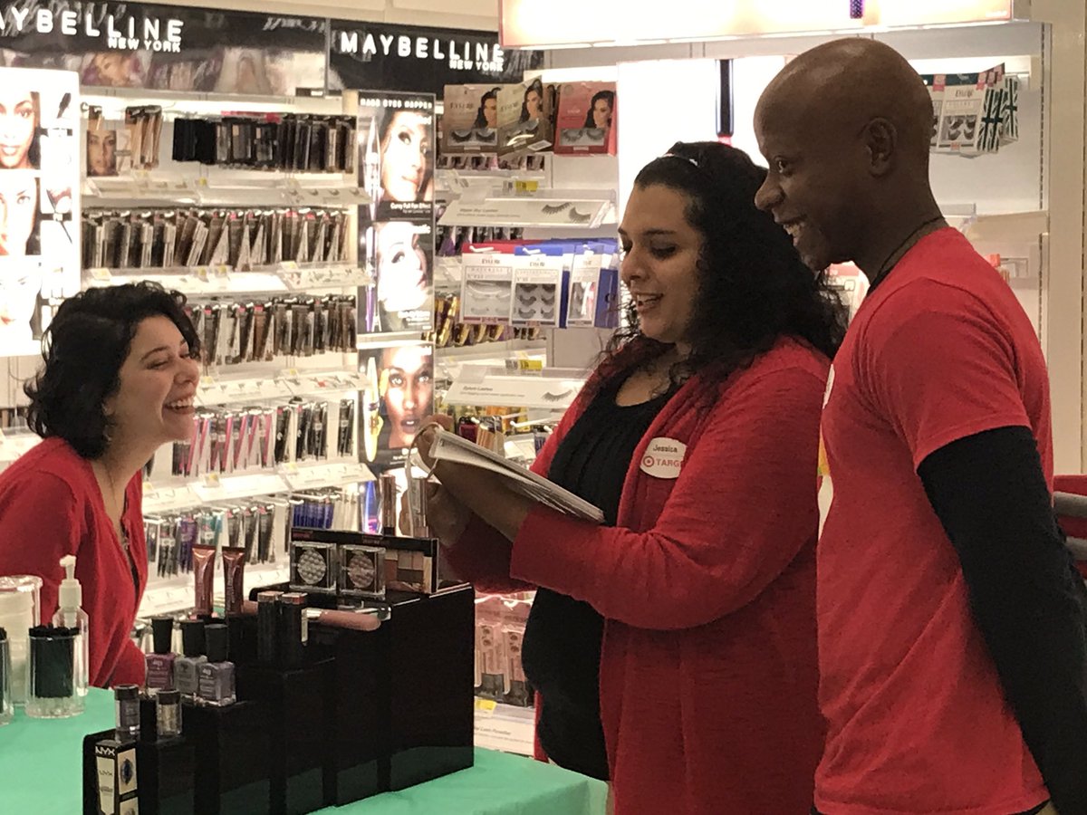 CamilleGroark's tweet photo. Had to sneak a pic of our Beauty TL educating her team on all the new metallics for Fall 💅🏻🍂 @Jesse_1108 @nicoleneubauer3 @rlomtg12 https://t.co/KoFjg8Nf67