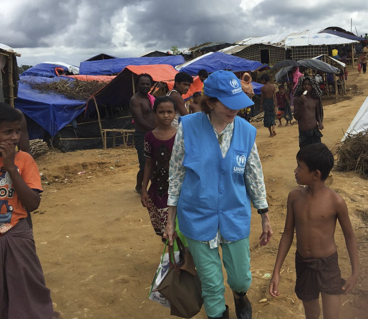 Heartbreaking: 8-yr-old Rohingya boy walked with me for hours. Father killed, mother raped. In refugee camp with younger sister.