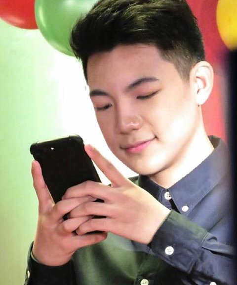 Chaskie3's tweet image. kaway2x! sa mga gising pa...Keep Voting guys!RAWR AWARD @Espanto2001 for #FavoritePerformer
DARRENATICS for
#FansClub of the year