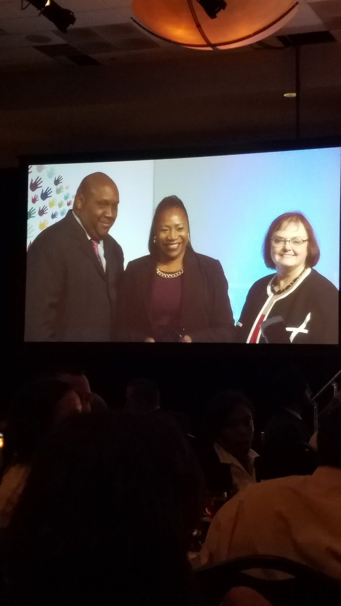 SMBurton724's tweet photo. Congratulations @JackieJacksonSD  - @GreatLakesWBC Corporate Champion of the Year! #GreatLakesWBC17 https://t.co/PfPT2Kmegx
