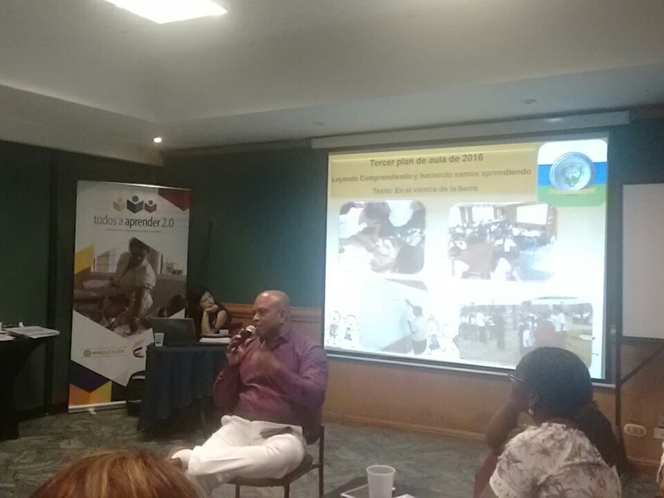 ggaviria81's tweet photo. Rector de EE (Valle) comparte grata experiencia basada en la importancia de una buena planeación en #AulasMultigrado para mejores resultados https://t.co/kOPcOKi4eN