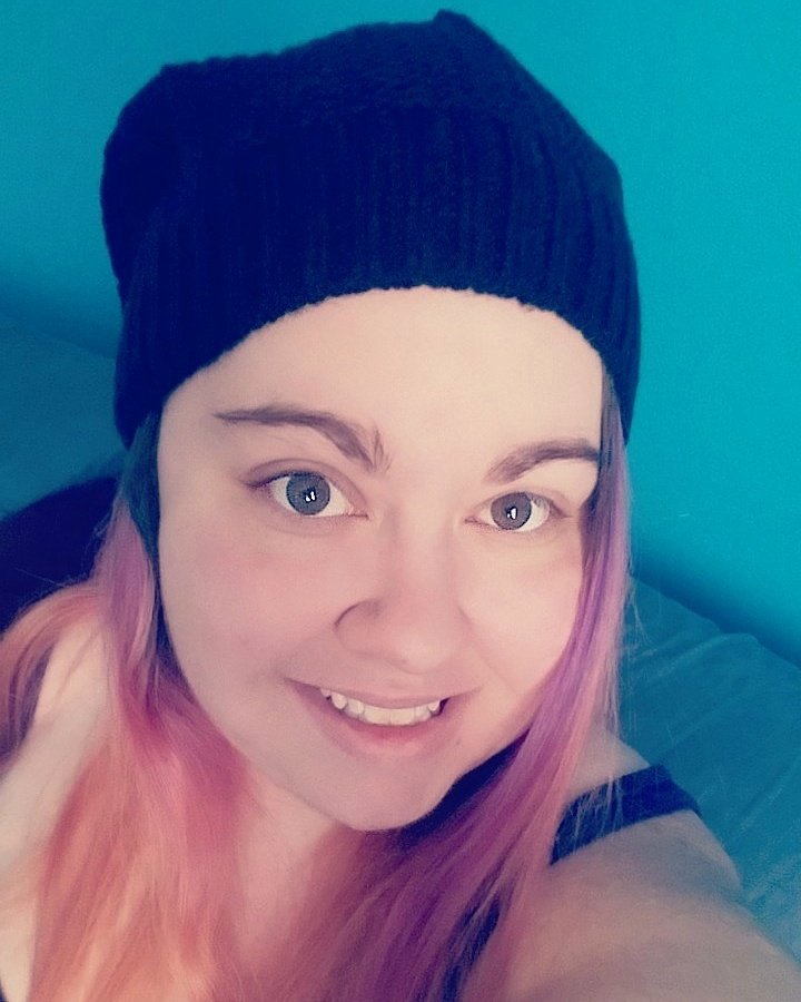 TheLuckyCB's tweet image. New hat from my #fabfitfunfallbox ❤ it! Excuse the #nomakeup. Yay or nay me in hats? #fabfitfun #fffgiveaway #BVIsecrets #beyou #nofilter
