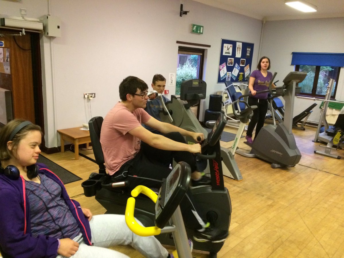 SteveE_Derwen's tweet photo. It's bouncing in the gym tonight @DerwenCollege #goodnumbers #dedicatedbunch ππͺ#dofephysical https://t.co/H8RQ483kLm