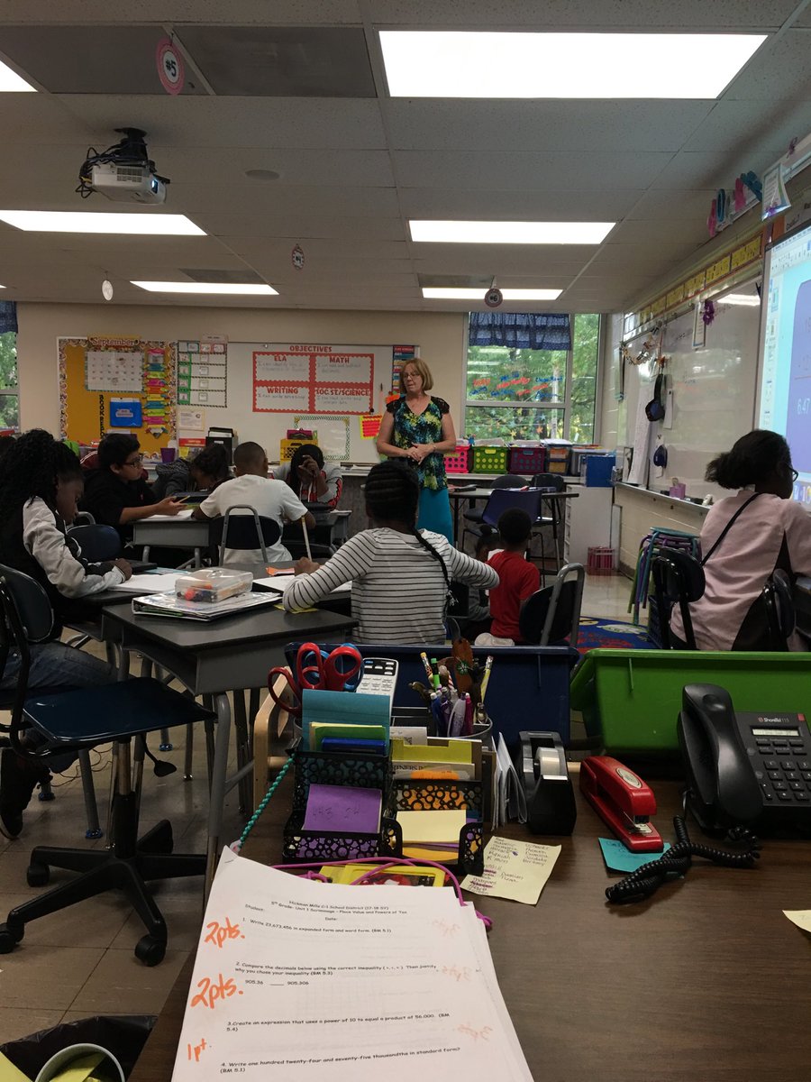 UrbanRay1's tweet photo. Mrs. MCGILL is modeling what she is expecting from students. https://t.co/Lqq3IUEuWk
