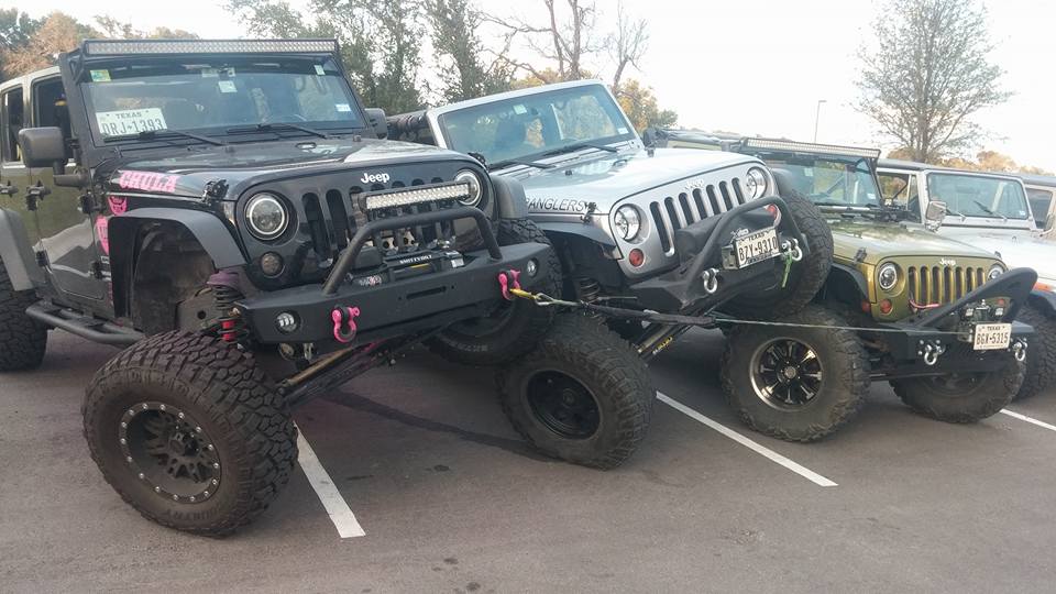 JeepsiesBlog's tweet photo. When you are just trying to meet for lunch and your buddies show up. #jeep #jeepstack #jeeplife #itsajeepthing #jeepmafia https://t.co/8yaDGsAbgg