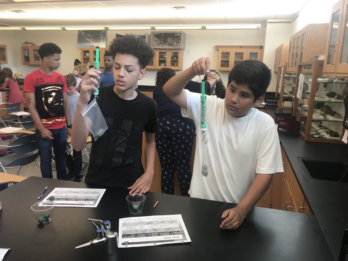 MrsDoyleTweets's tweet photo. @muhlsd Ms. Snyder’s gr. 8 science class is conducting experiments to est. the relationship b/t mass & weight. #CriticalThinkingWednesday https://t.co/SHrZy8tOfb