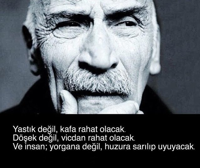 Ustam!
 Aklım firarda.
 Göz bebeklerimde müebbet hüzün,
 Dilimde ay kesiği bir yara
Yitirişimizin yıl dönümünde Büyük Usta'ya Saygıyla...